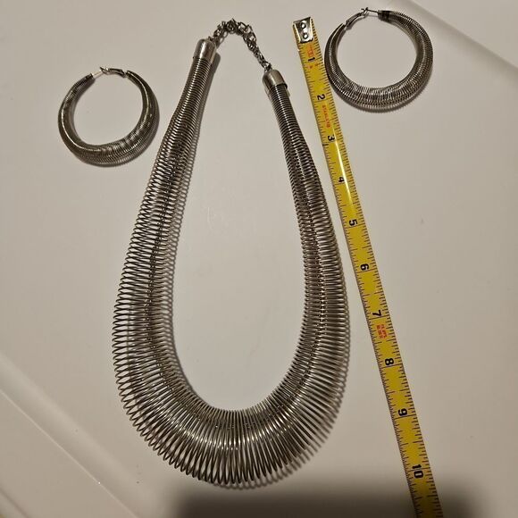 Costume Jewelry Y2K Necklace and Earrings Set see measurements - Picture 4 of 4